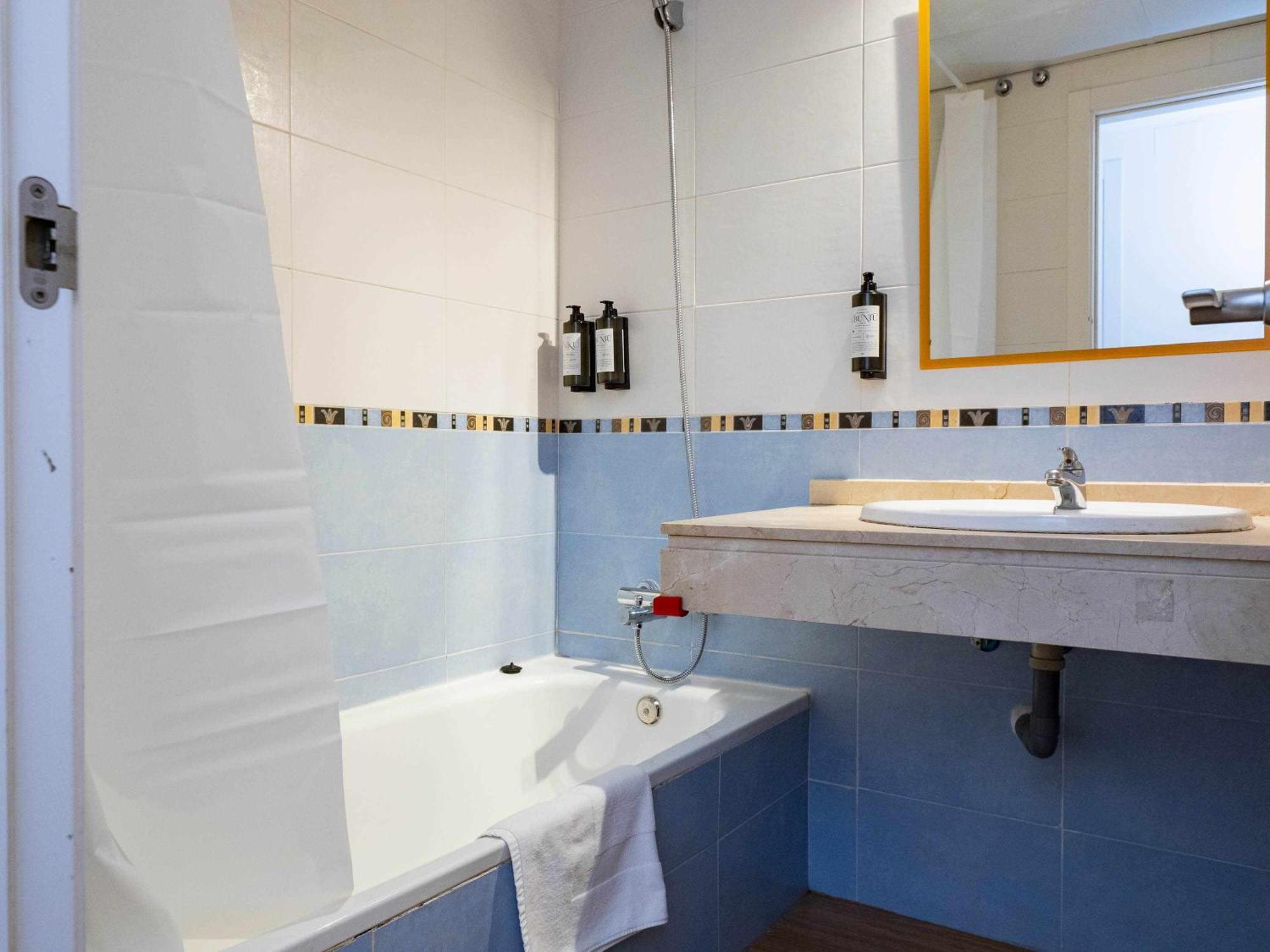 Atico Con Vistas Al Mar Piscina Y Parking Apartamento Málaga Exterior foto